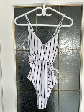 Cupshe White and Black Striped One-Piece Swimsuit